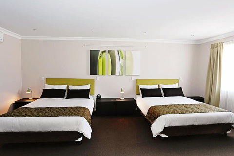 Drovers Motor Inn - Holiday Cairns 10