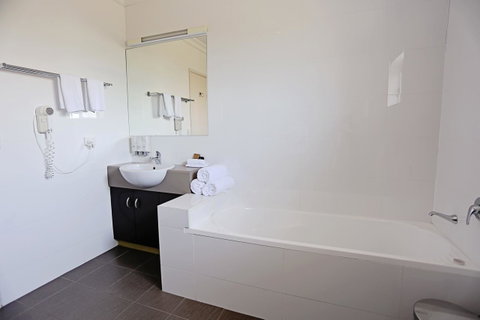 Drovers Motor Inn - Holiday Cairns 12