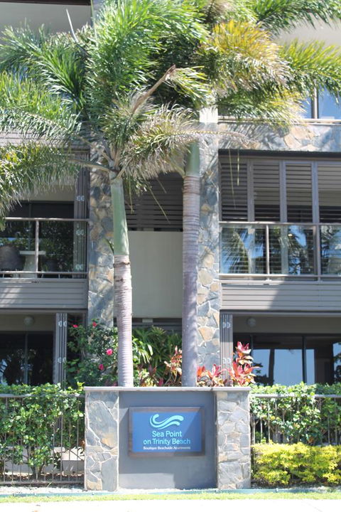 Sea Point On Trinity Beach - Holiday Cairns 6
