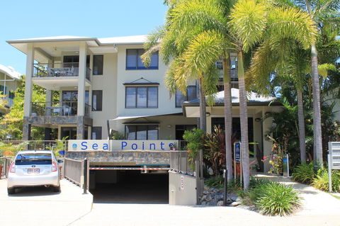 Sea Point On Trinity Beach - Holiday Cairns 1