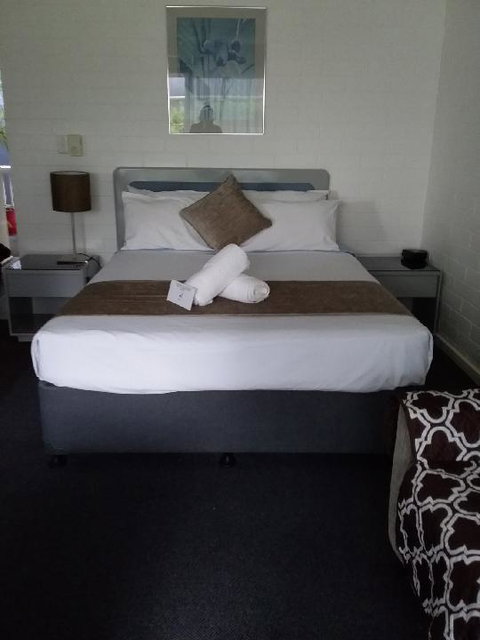 Dalby Manor Motor Inn - Holiday Cairns 10
