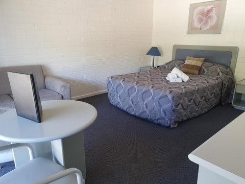 Dalby Manor Motor Inn - Holiday Cairns 2