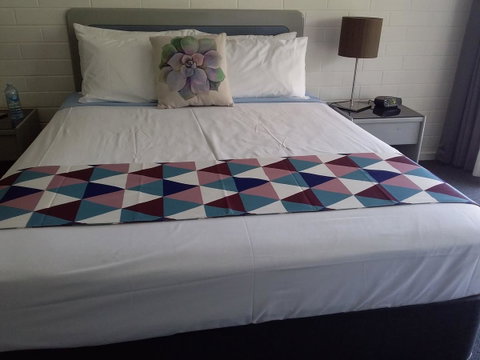 Dalby Manor Motor Inn - Holiday Cairns 4