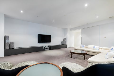 Q1 Resort & Spa - Official - Holiday Cairns 41