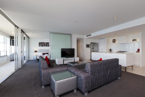 Q1 Resort & Spa - Official - Holiday Cairns 38