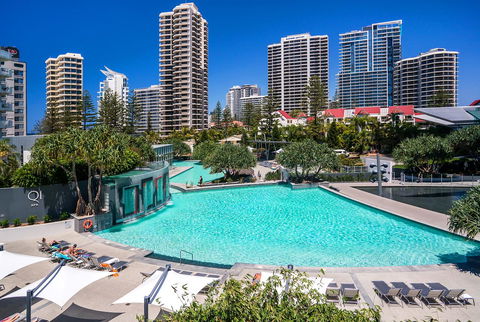 Q1 Resort & Spa - Official - Holiday Cairns 3