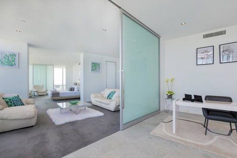 Q1 Resort & Spa - Official - Holiday Cairns 40