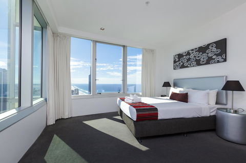 Q1 Resort & Spa - Official - Holiday Cairns 25