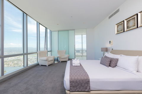 Q1 Resort & Spa - Official - Holiday Cairns 11