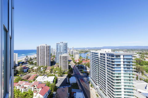 Q1 Resort & Spa - Official - Holiday Cairns 34