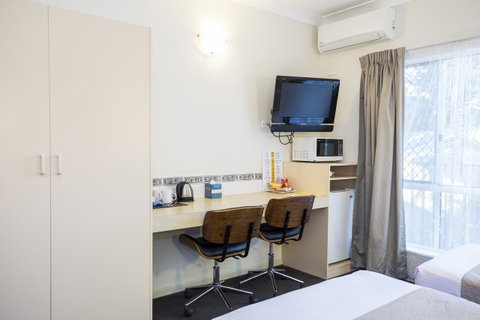 Emerald Maraboon Motor Inn - Holiday Cairns 43