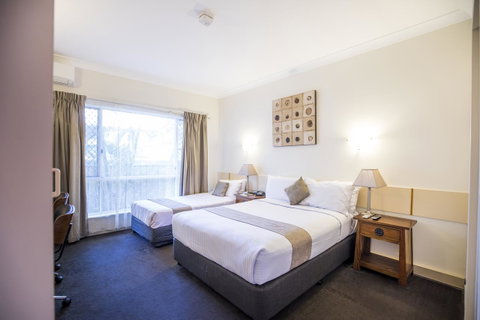 Emerald Maraboon Motor Inn - Holiday Cairns 41