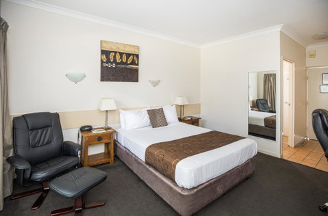 Emerald Maraboon Motor Inn - Holiday Cairns 36