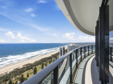 Oracle Resort Broadbeach - Gclr - Holiday Cairns 18