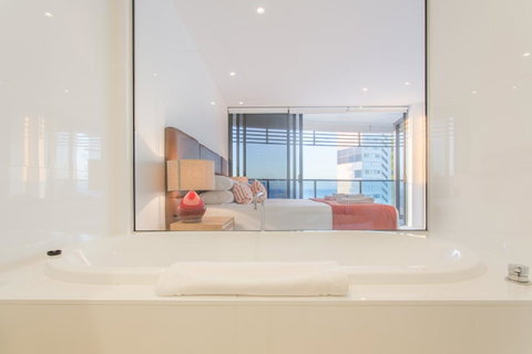 Oracle Resort Broadbeach - Gclr - Holiday Cairns 11