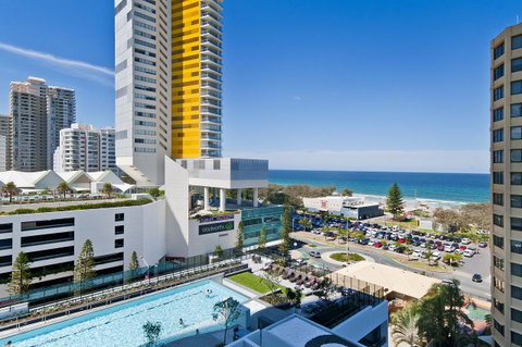 Oracle Resort Broadbeach - Gclr - Holiday Cairns 1