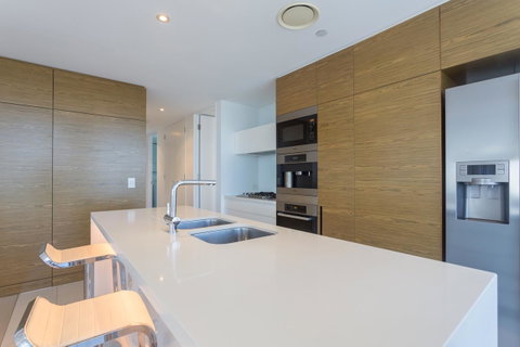 Oracle Resort Broadbeach - Gclr - Holiday Cairns 28
