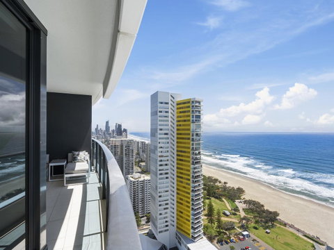 Oracle Resort Broadbeach - Gclr - Holiday Cairns 17
