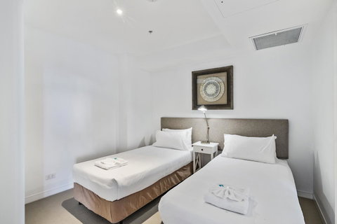 Oracle Resort Broadbeach - Gclr - Holiday Cairns 42