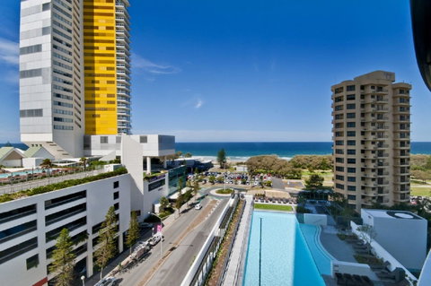 Oracle Resort Broadbeach - Gclr - Holiday Cairns 8