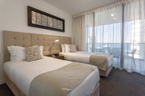 Oracle Resort Broadbeach - Gclr - Holiday Cairns 36