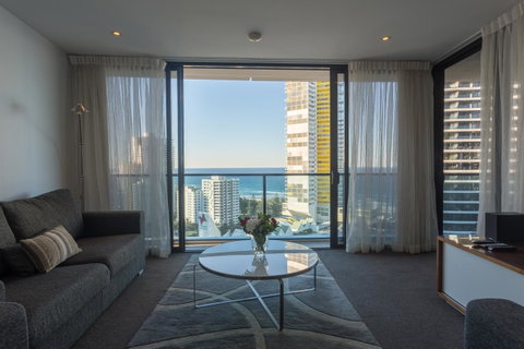 Oracle Resort Broadbeach - Gclr - Holiday Cairns 40