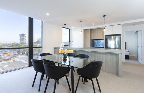 Qube Broadbeach - Holiday Cairns 43