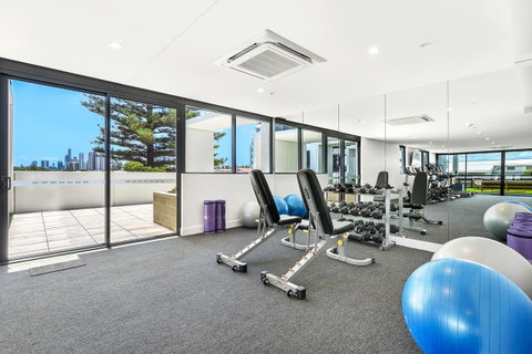 Qube Broadbeach - Holiday Cairns 32