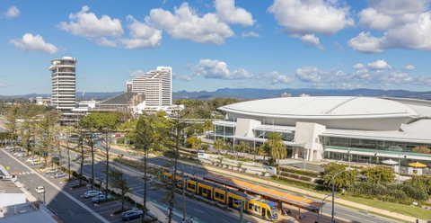 Qube Broadbeach - Holiday Cairns 9