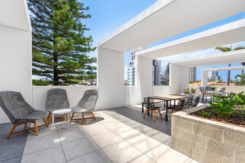 Qube Broadbeach - Holiday Cairns 20