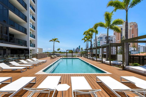 Qube Broadbeach - Holiday Cairns 31