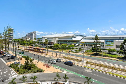 Qube Broadbeach - Holiday Cairns 18