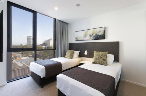 Qube Broadbeach - Holiday Cairns 44