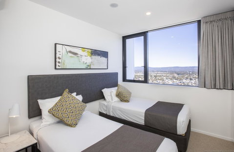 Qube Broadbeach - Holiday Cairns 2