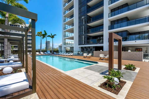 Qube Broadbeach - Holiday Cairns 0