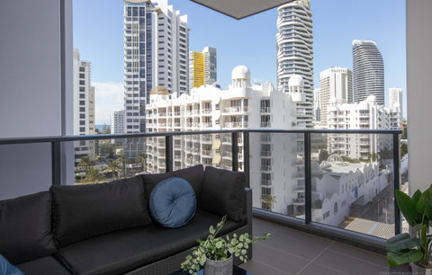 Qube Broadbeach - Holiday Cairns 11