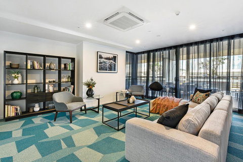 Qube Broadbeach - Holiday Cairns 33