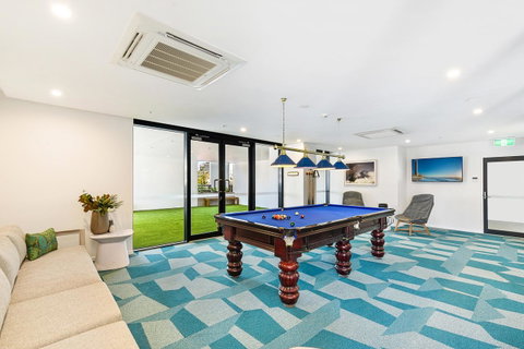 Qube Broadbeach - Holiday Cairns 34