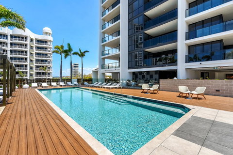 Qube Broadbeach - Holiday Cairns 17