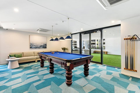 Qube Broadbeach - Holiday Cairns 36