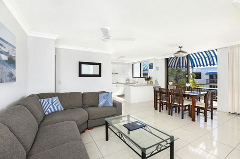 Headland Tropicana Resort - Holiday Cairns 9