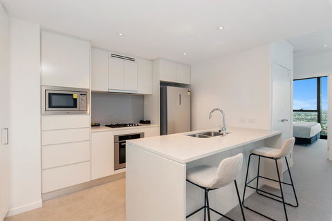 Brisbane Skytower By CLLIX - Holiday Cairns 39