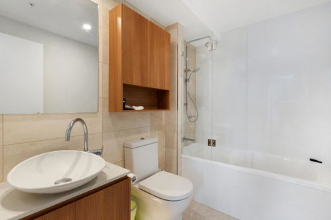 Brisbane Skytower By CLLIX - Holiday Cairns 13