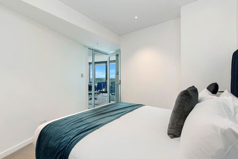 Brisbane Skytower By CLLIX - Holiday Cairns 23