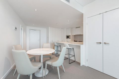 Brisbane Skytower By CLLIX - Holiday Cairns 36