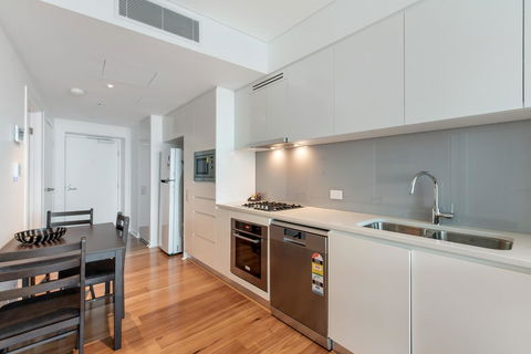 Brisbane Skytower By CLLIX - Holiday Cairns 28