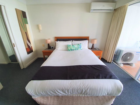 Broadbeach Holiday Apartments - Holiday Cairns 28