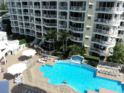 Broadbeach Holiday Apartments - Holiday Cairns 1