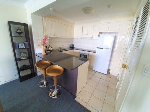 Broadbeach Holiday Apartments - Holiday Cairns 29