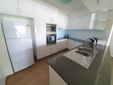 Broadbeach Holiday Apartments - Holiday Cairns 10